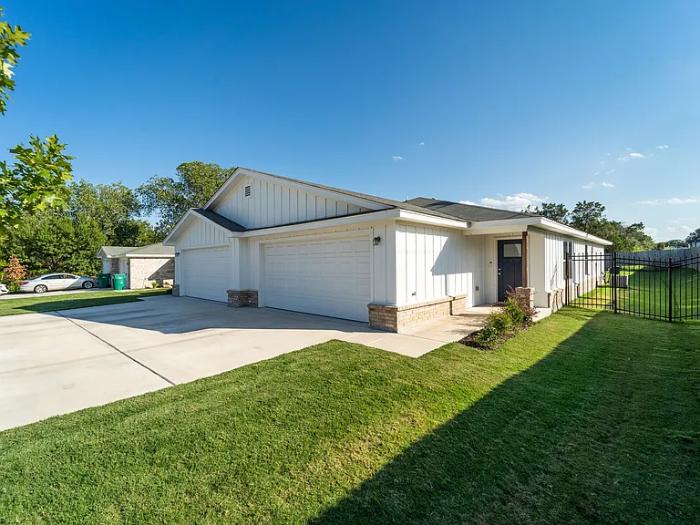 1416 Shoshoni Trl #A — Photo 2