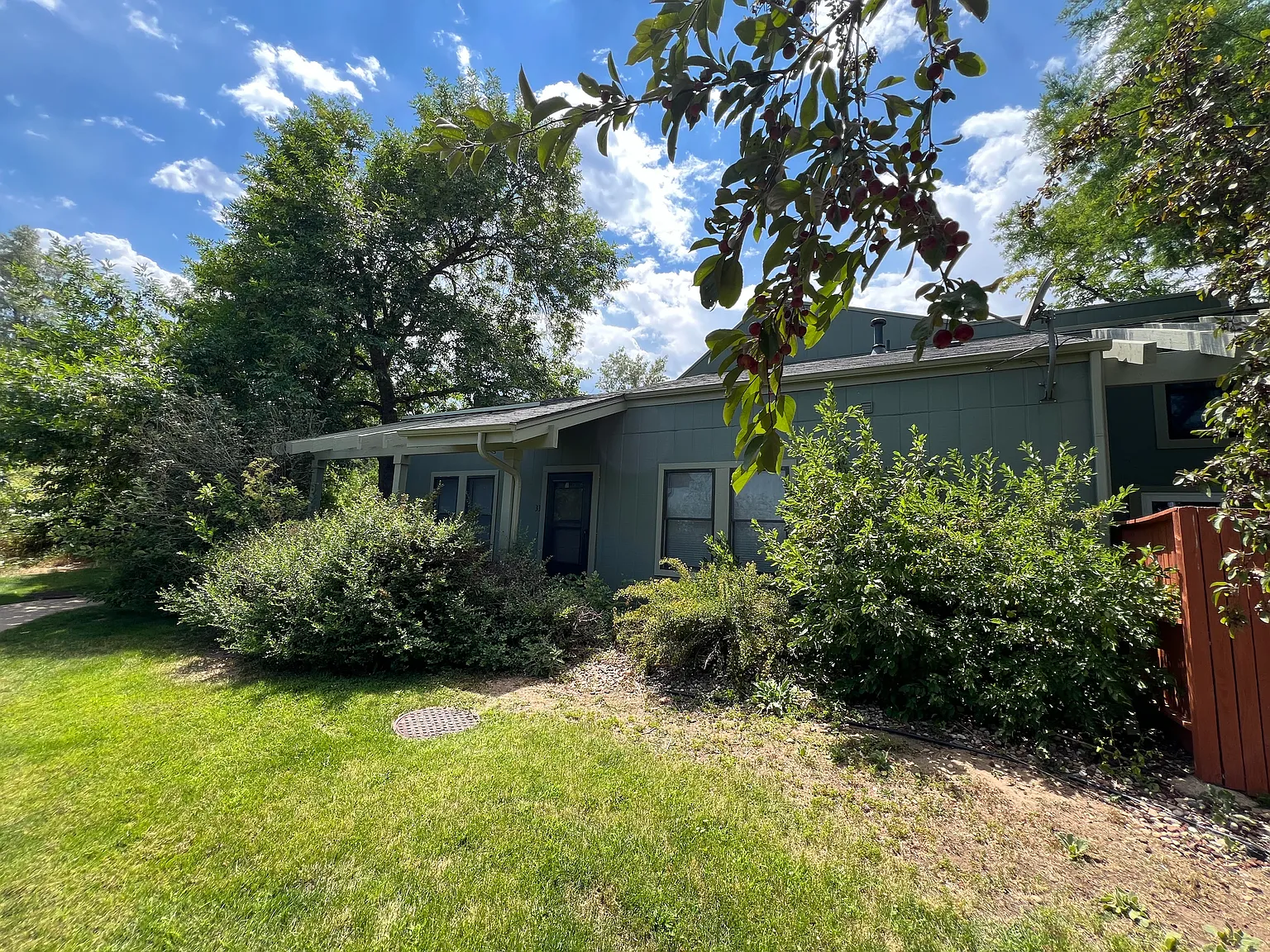 3 bed, 1.5 bath, 1515 sqft, $2,950 — Photo 3