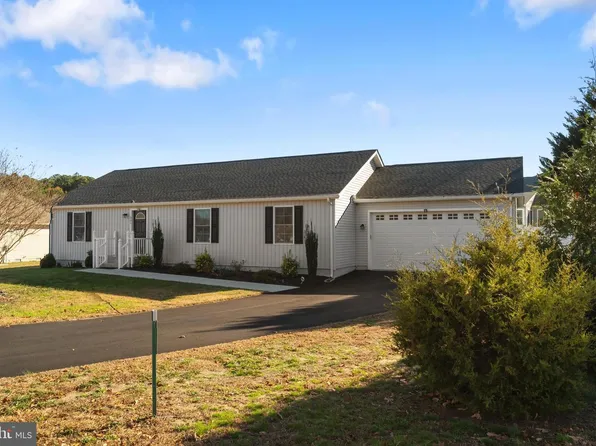 301 E 5th St, Blades, DE 19973