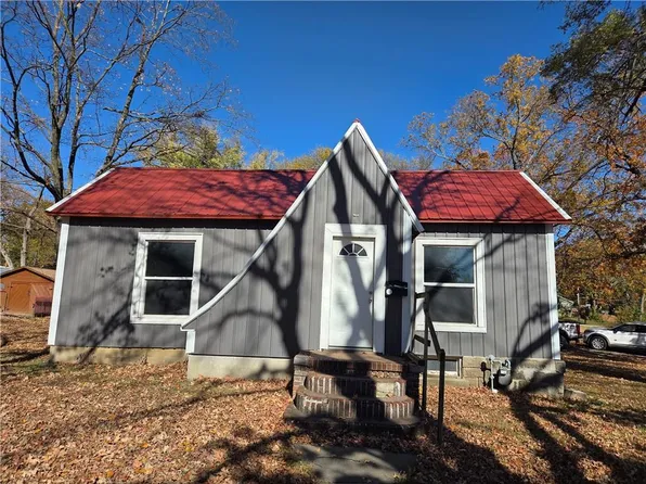 302 W Mill St, Butler, MO 64730