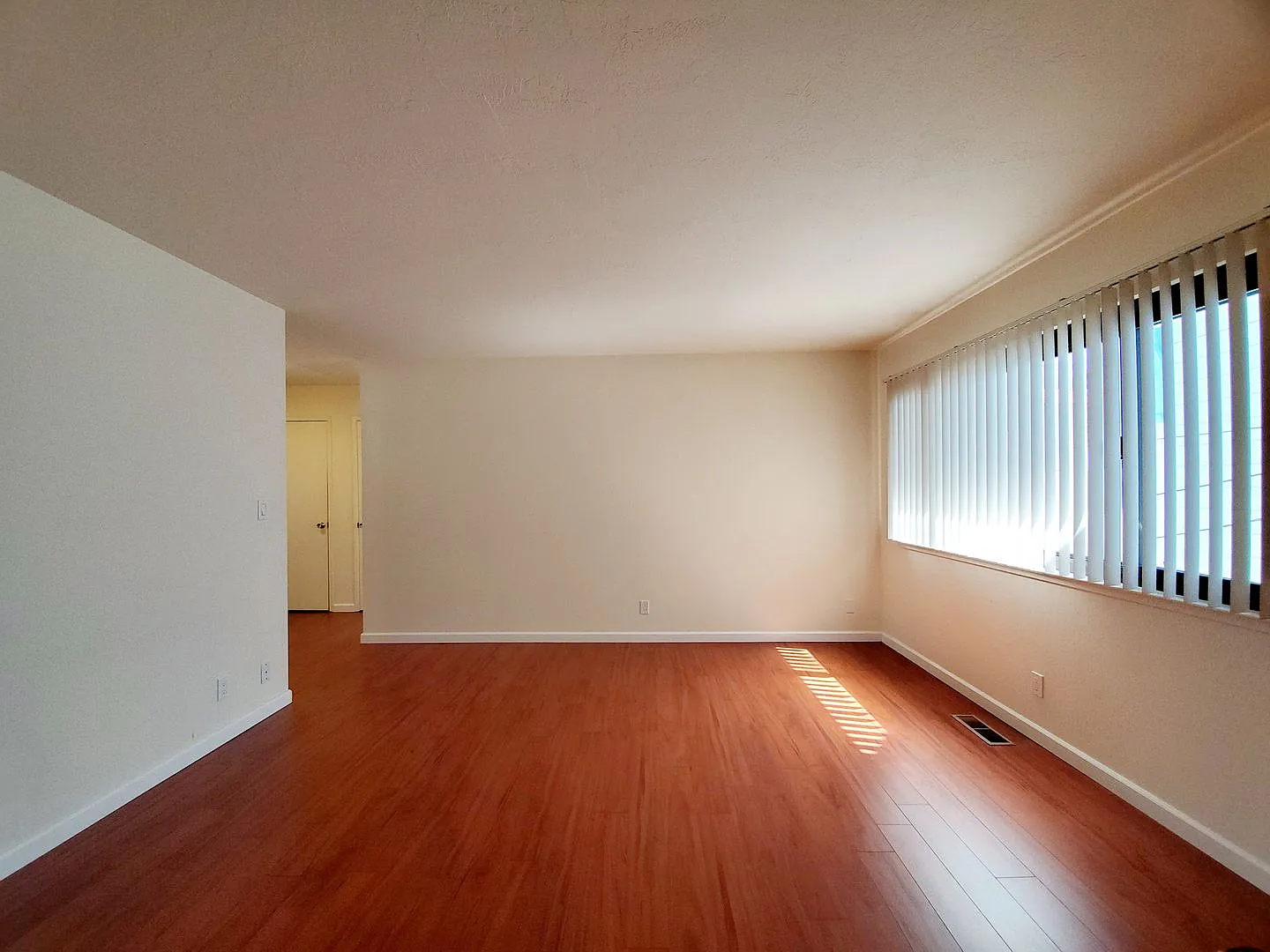 2 bedroom Millbrae unit - Excellent location! — Photo 4