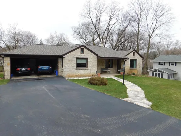 605 Sunny Slope ROAD, Elm Grove, WI 53122