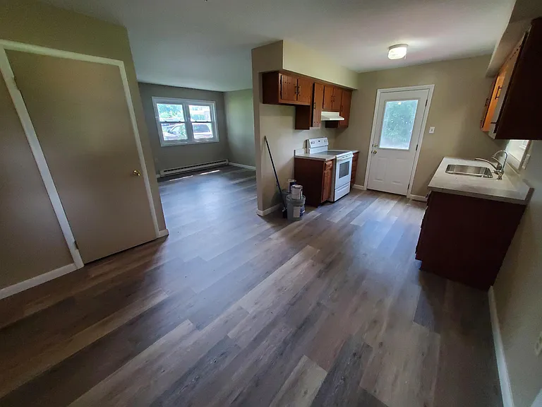 570 Guldin Rd — Photo 5