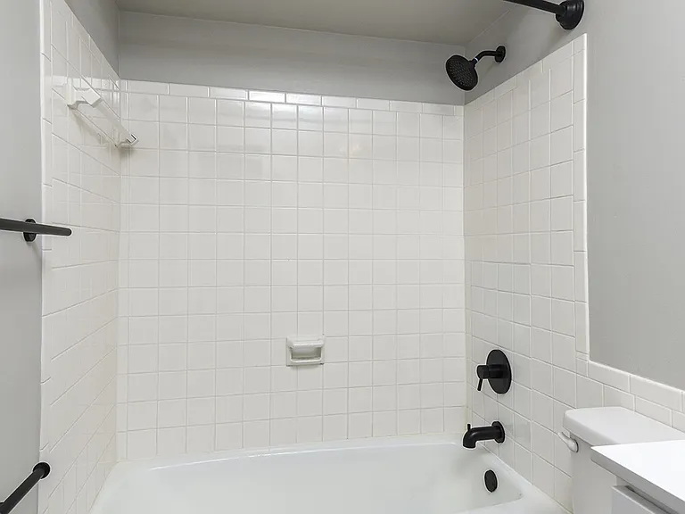 River Oaks Townhomes at Fox Chapel — Photo 10