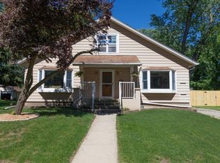 138 S Maple St, Oconomowoc, WI 53066