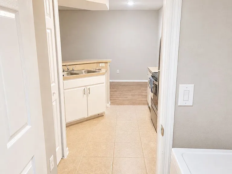 802 Crest Pines Dr #824 — Photo 14