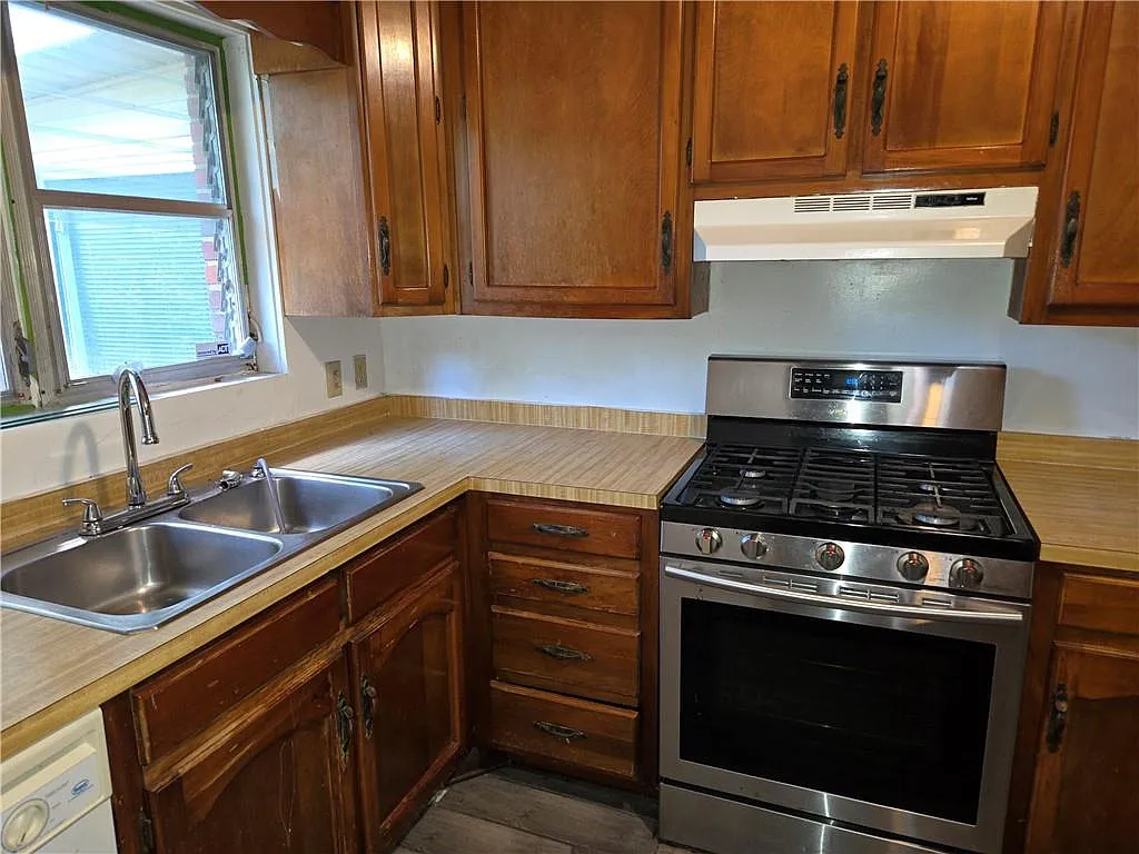 3 bed, 1.5 bath, 1787 sqft, $1,600 — Photo 3