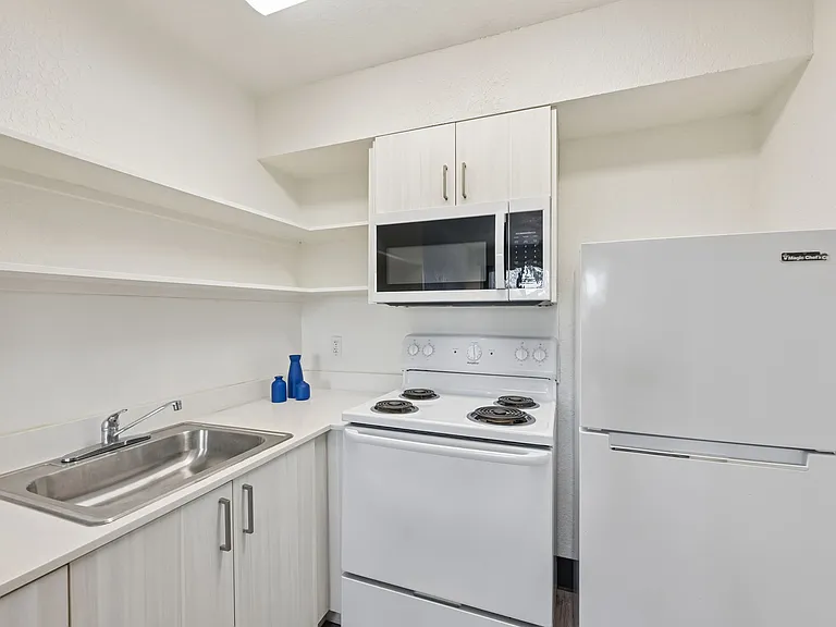 16410 North Fwy — Photo 42