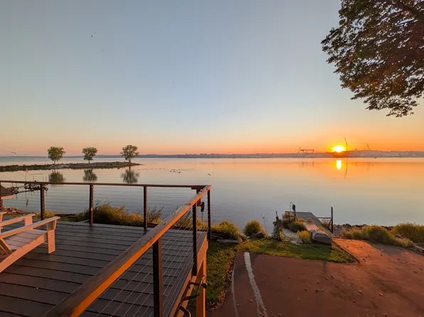 842 N Duluth Pl, Sturgeon Bay, WI 54235