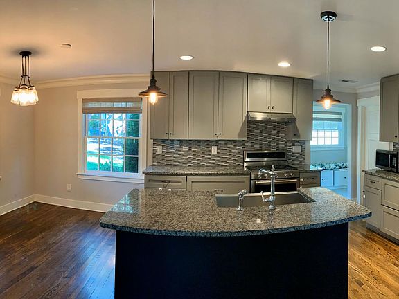 Kitchen and dinning room area.