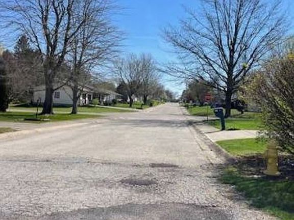 Exterior Neighborhood (street photo)