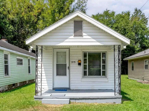 215 N 4th St, Smithfield, NC 27577