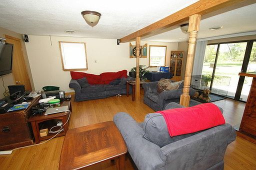 3rd image of 137 Oak Heights Dr