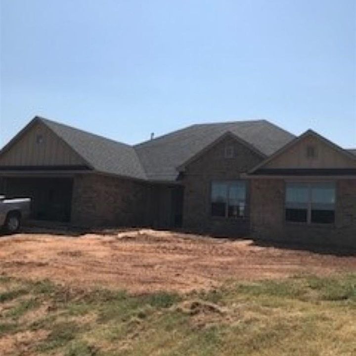 2nd image of 2124 Royal Oak Dr