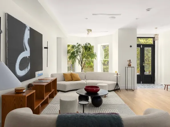 1489 Jefferson Avenue image 2 of 13