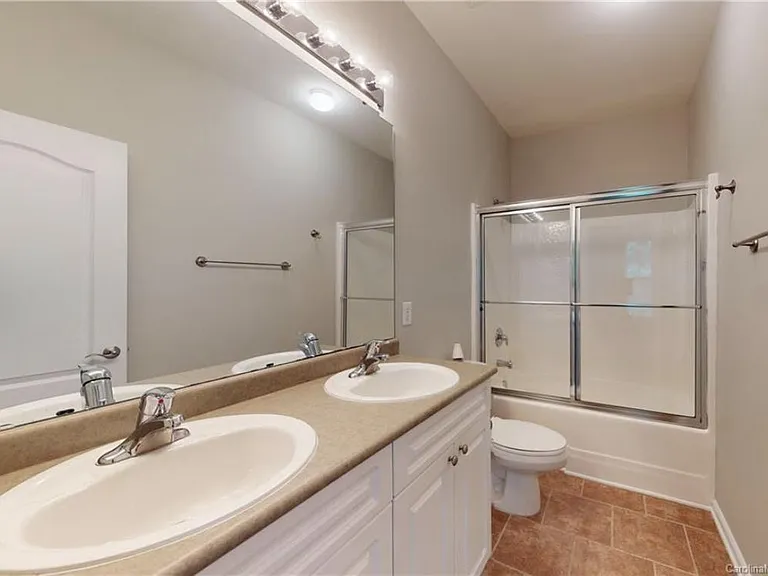 15250 Coventry Court Ln — Photo 17