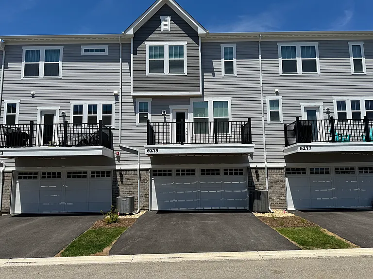 6275 Sandbelt Dr — Photo 2