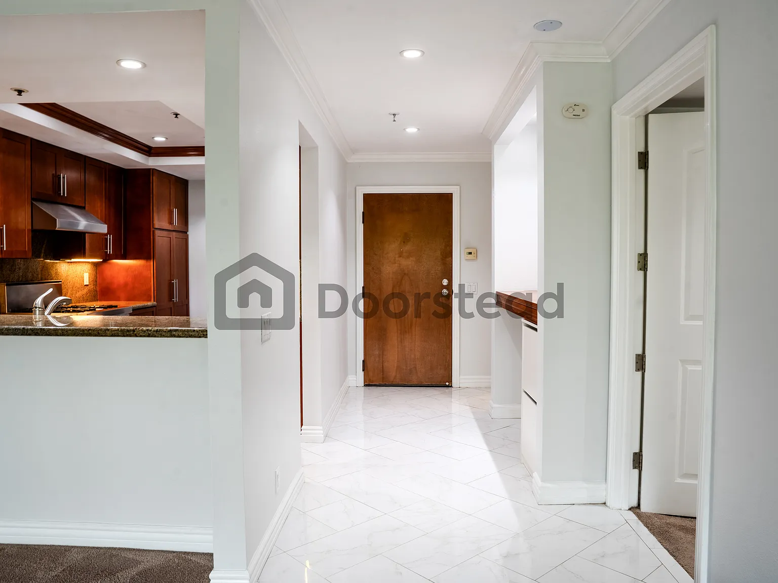 2 bed, 1.0 bath, 1100 sqft, $4,050 — Photo 2