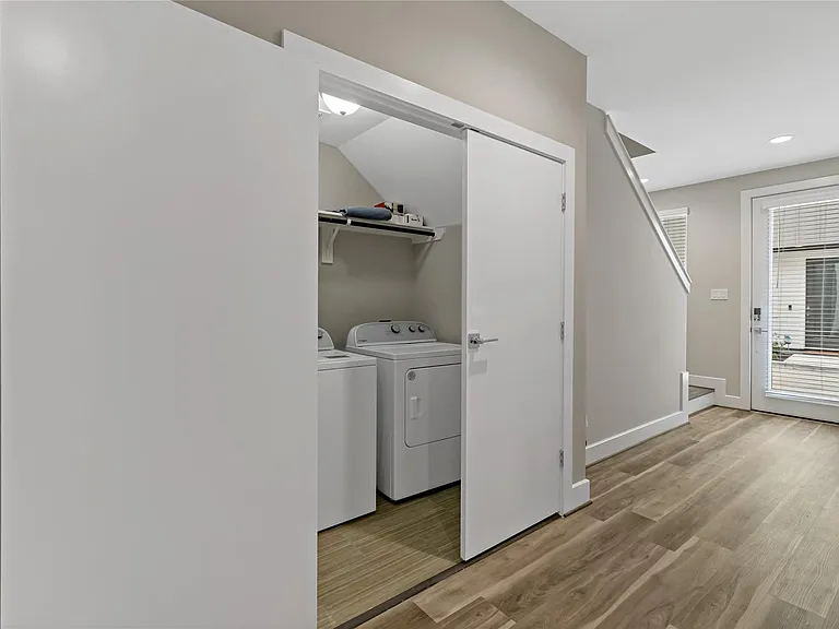 238 Julia St #C — Photo 4