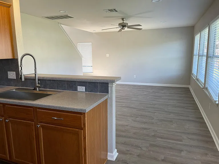 3515 Rock Shelf Ln — Photo 9