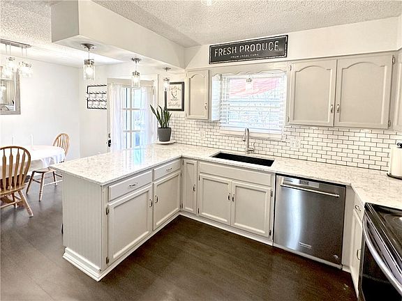 5th image of 15404 S Summertree Ln