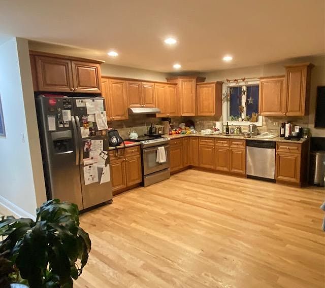 1st image of 11 Newport Dr