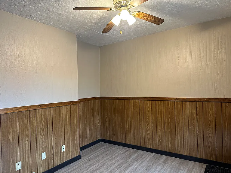 396 Sumner St — Photo 18