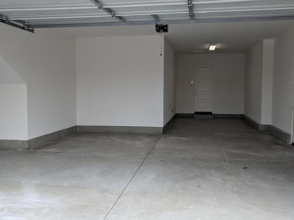 3Car Garage