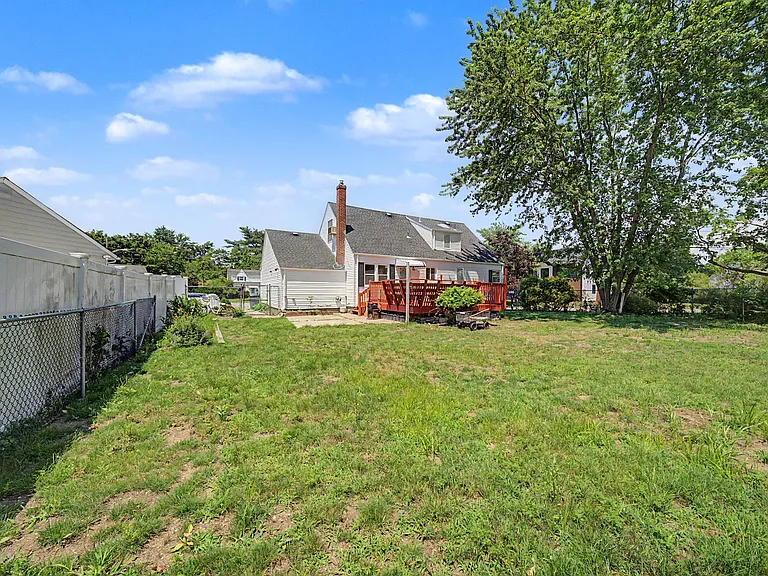 35-10 Lindsay Rd — Photo 43