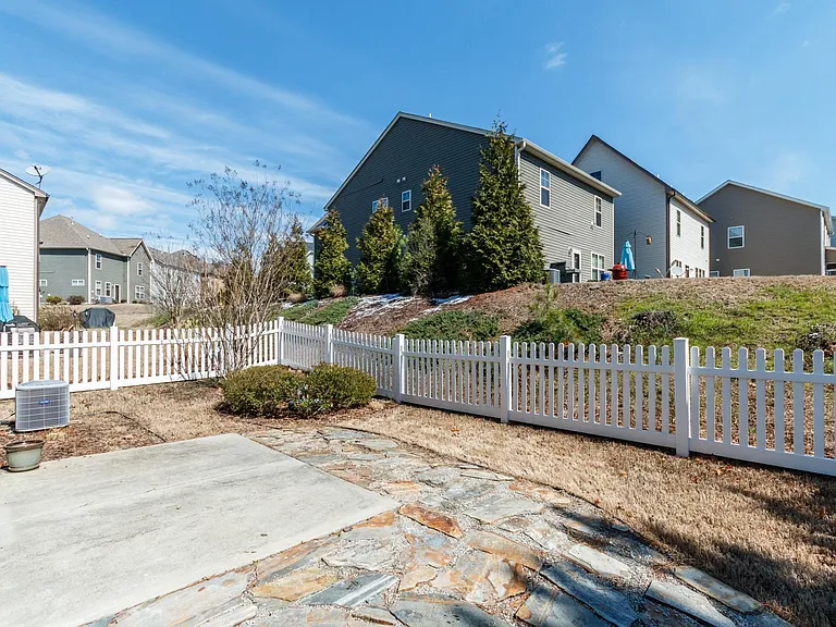205 Roundhouse Ln — Photo 28