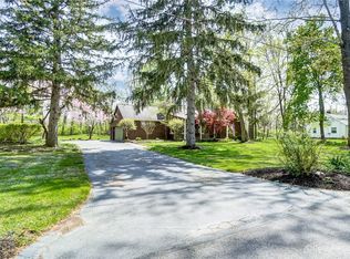 5448 Fair Valley Rd, Dayton, OH 45414