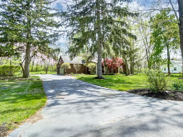 5448 Fair Valley Rd, Dayton, OH 45414
