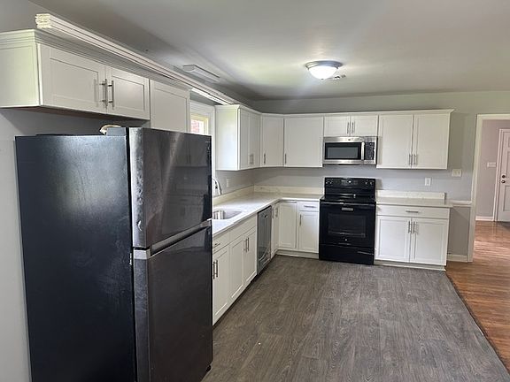 3rd image of 210 N 15th Ave