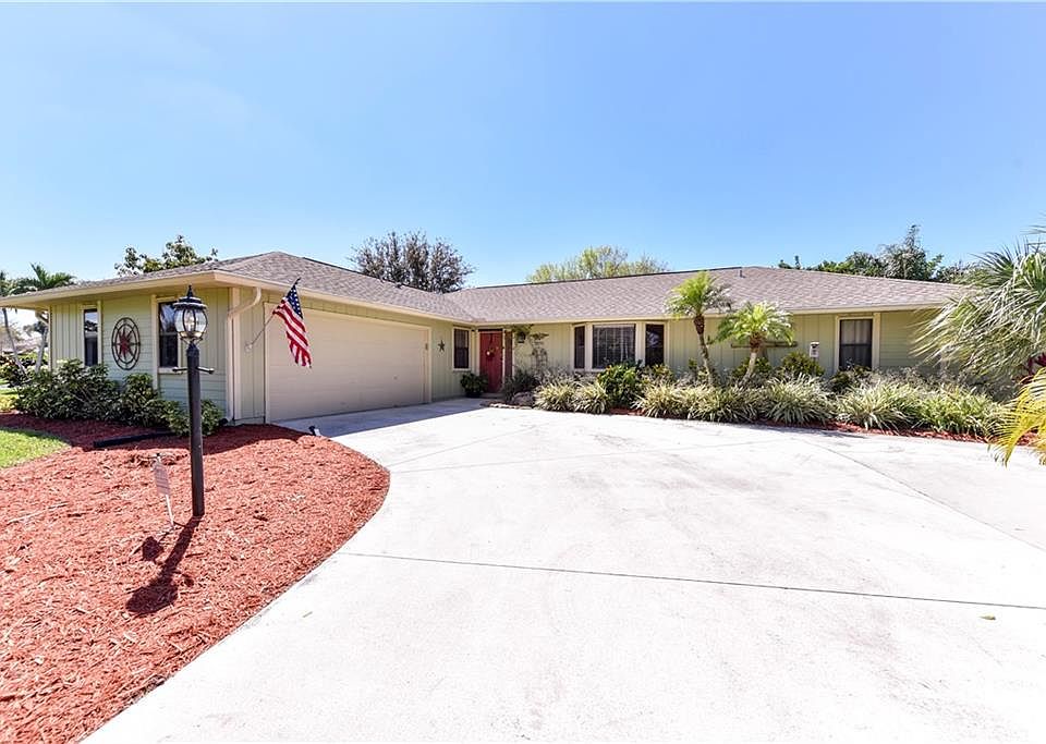 1st image of 2090 NE Pinecrest Lakes Blvd