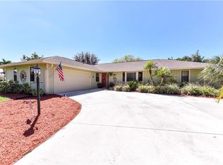 2090 NE Pinecrest Lakes Blvd, Jensen Beach, FL 34957