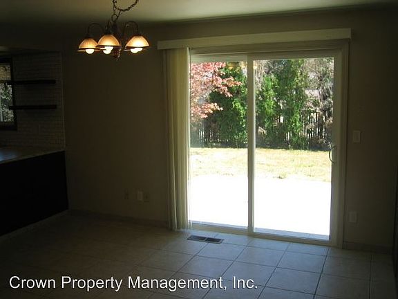 5th image of 2954 Florence Ave NE