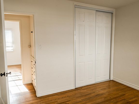 4th image of 1060 20th St #18