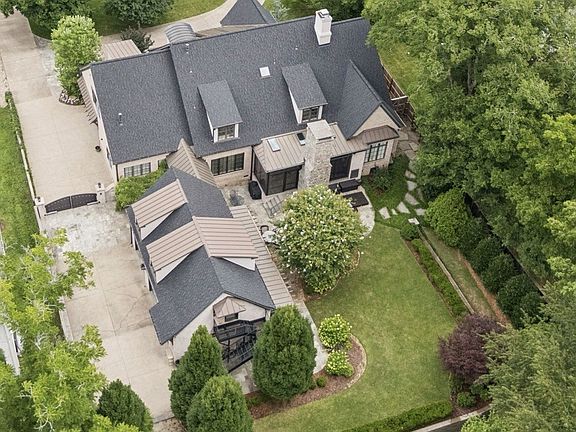 4th image of 3309 Skyline Dr