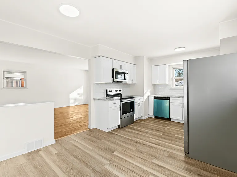 18405 Gillman St — Photo 10