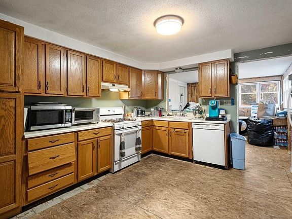 5th image of 166 Highland Ave