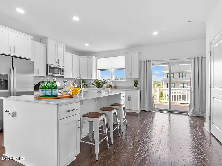 15 Kelly Way — Photo 4