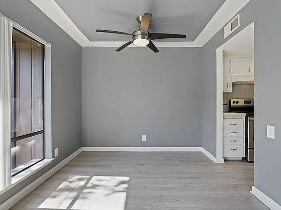 3rd image of 2424 Larkspur Ln #2424