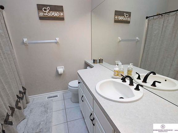 4th image of 4212 N 163rd St