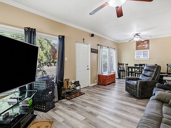4th image of 1749 Childs Ave