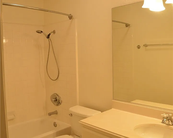 227 Chandon — Photo 17