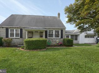 22 E Roosevelt Ave, Middletown, PA 17057