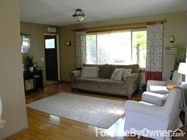 2nd image of 802 Olde Farm Ct