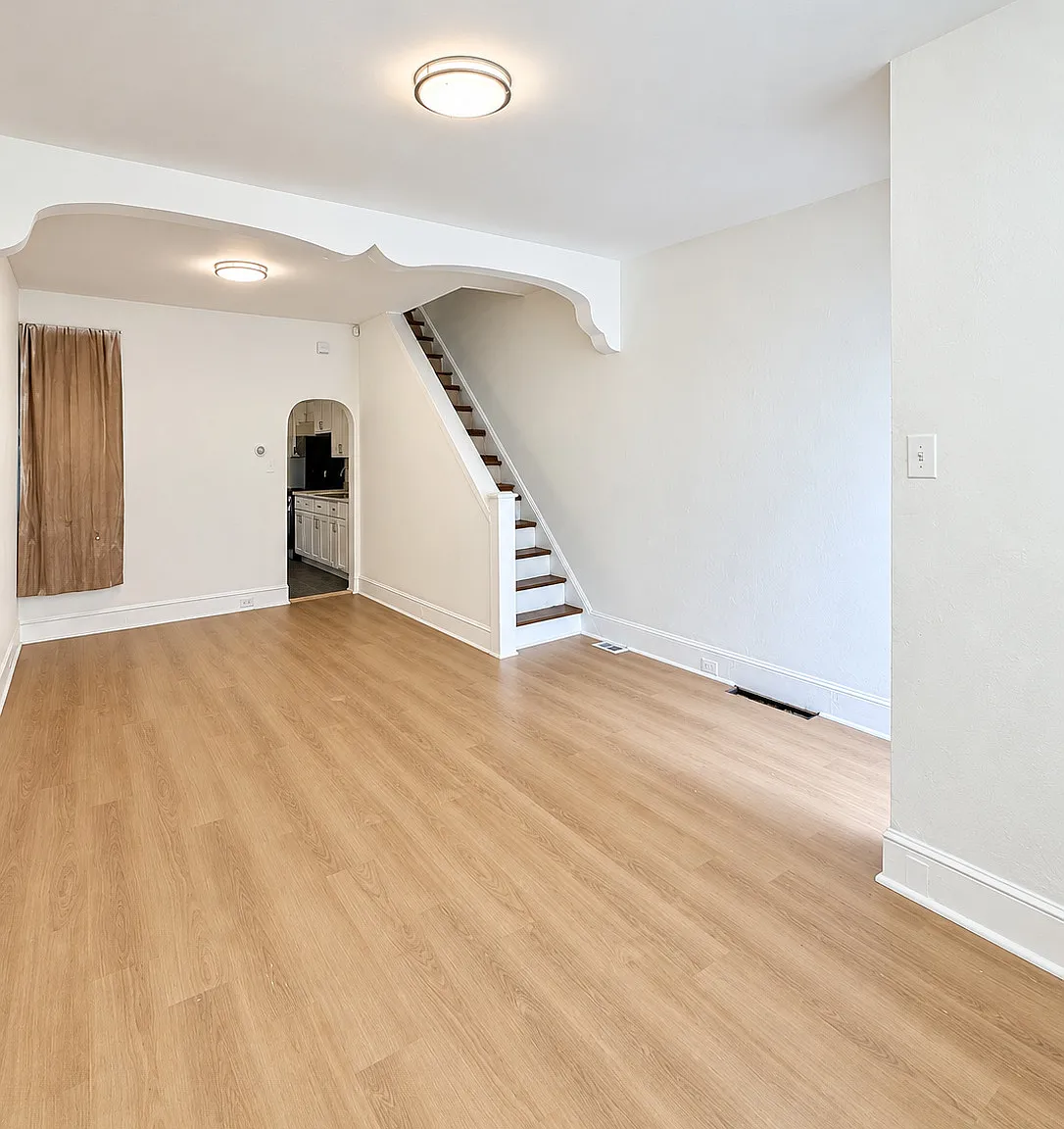 Three Bedrooms, Everyday Convenience & Pet-Friendly Living on Emerald Street — Photo 3