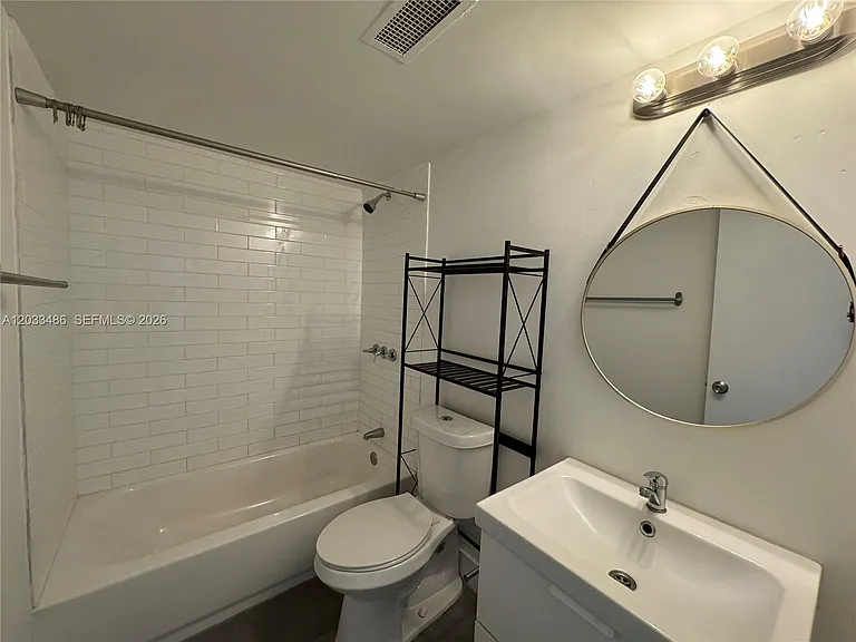 8335 SW 72nd Ave #211D — Photo 9