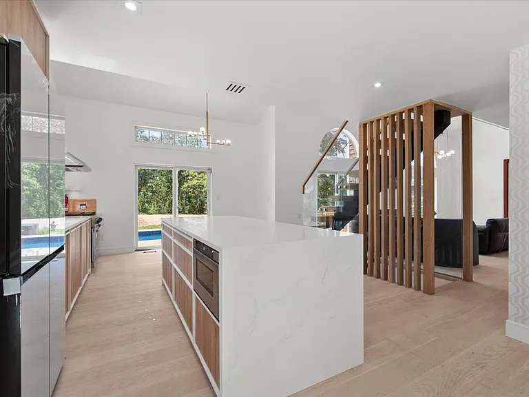 280 Shinnecock Hills Rd — Photo 47